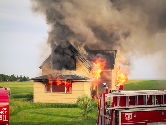 como evitar propagación fuego casas